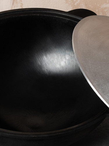 Казан чугунный 8 литров плоское дно Узбекистан в Москве