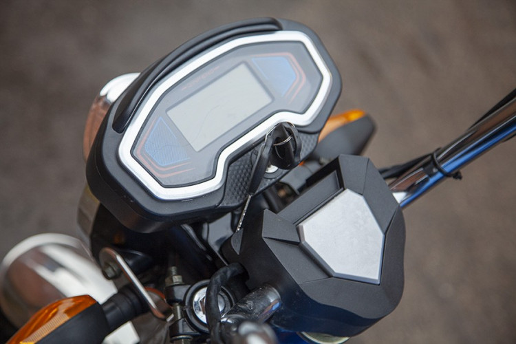 Грузовой электрический трицикл RuTrike Вояж К22 в Москве